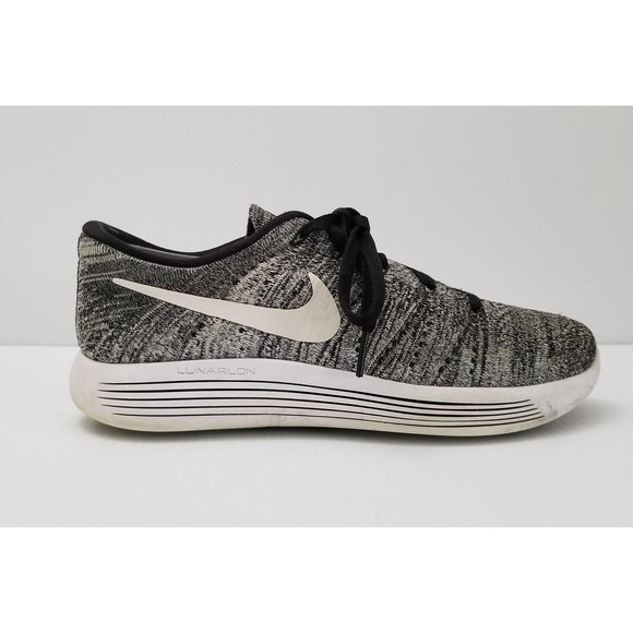 Nike - LunarEpic Low Flyknit Oreo Black Running Shoes - Women's 8 - 843765-001 - Picture 1 of 12